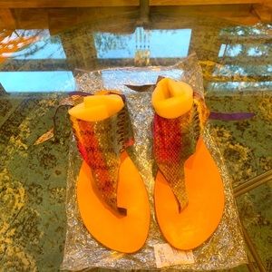 ✨Cocobelle✨ Multicolor Snake Thong W/Tie Strap Sandal